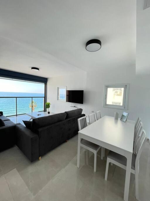 OnTheSea Bat Yam Apartment Bagian luar foto